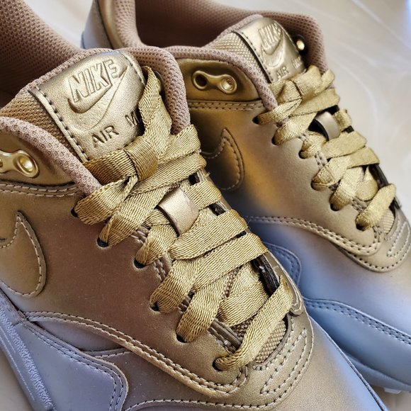 Nike Air Max 1 LX - Picture 9 of 12